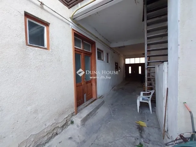 Eladó ház Vác 100 nm
