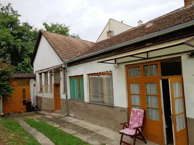 Eladó ház Vác 187 nm