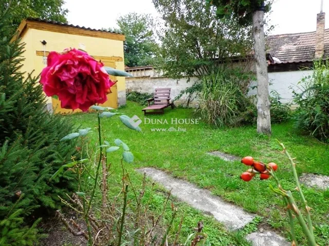 Eladó ház Vác 187 nm