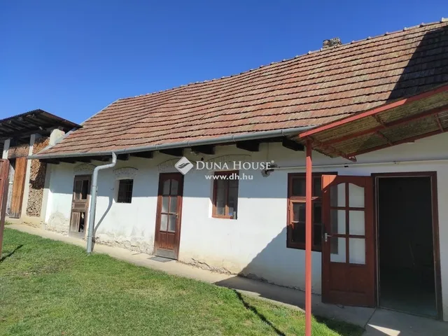 Eladó kereskedelmi és ipari ingatlan Szendehely 200 nm