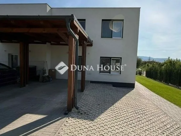 Eladó ház Vác 117 nm