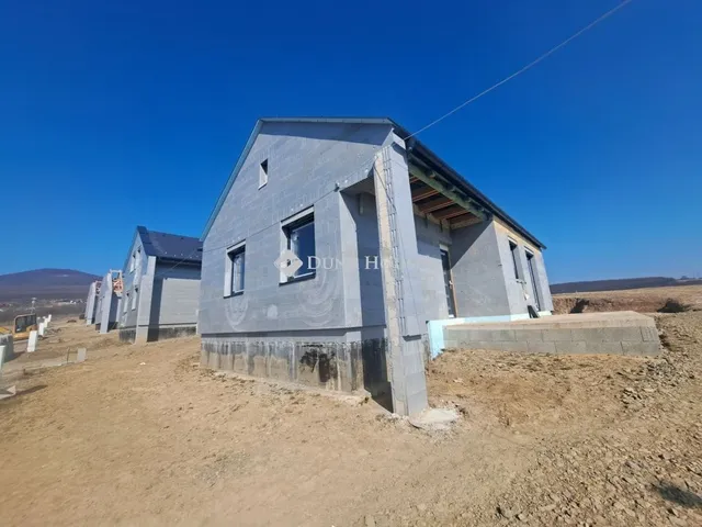 Eladó ház Kosd 91 nm