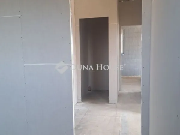 Eladó ház Kosd 91 nm