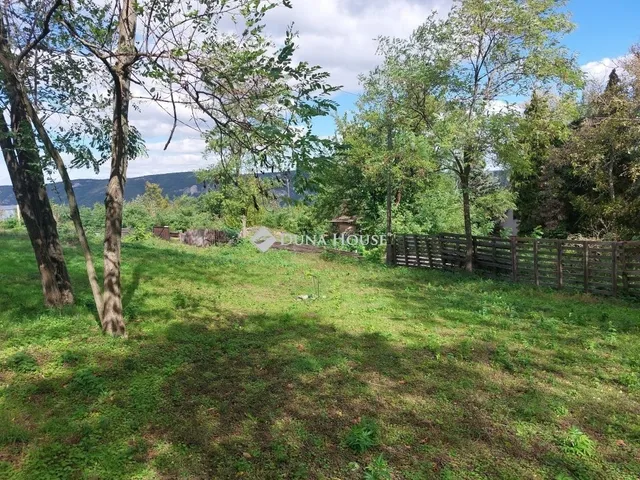 Eladó telek Esztergom 1347 nm