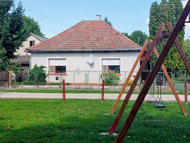 Eladó ház Keszeg 57 nm