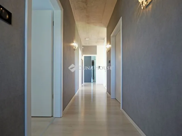 Eladó ház Vác 343 nm