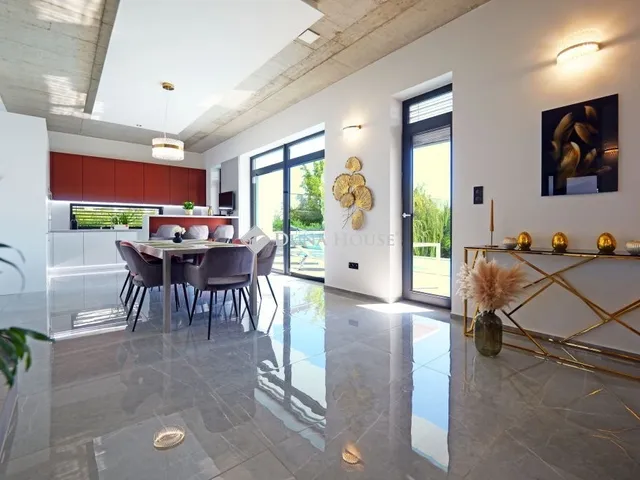 Eladó ház Vác 343 nm