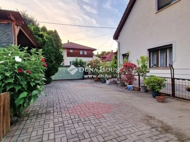 Eladó ház Vác 200 nm