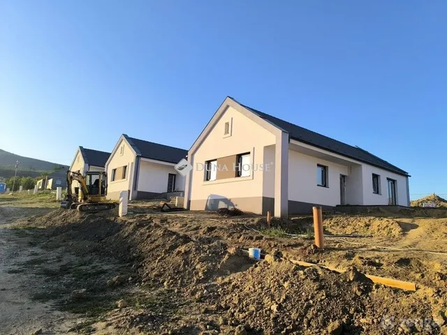 Eladó ház Kosd 80 nm