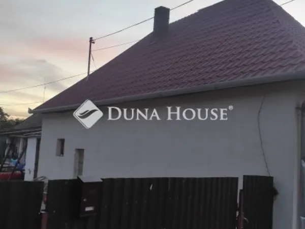 Eladó kereskedelmi és ipari ingatlan Vámosmikola 91 nm