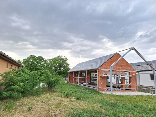 Eladó ház Hódmezővásárhely, Új-Kishomok 100 nm