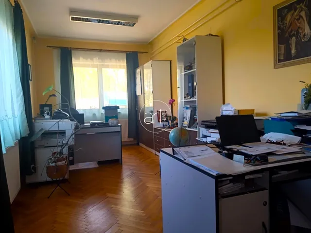 Kiadó kereskedelmi és ipari ingatlan Hódmezővásárhely 350 nm