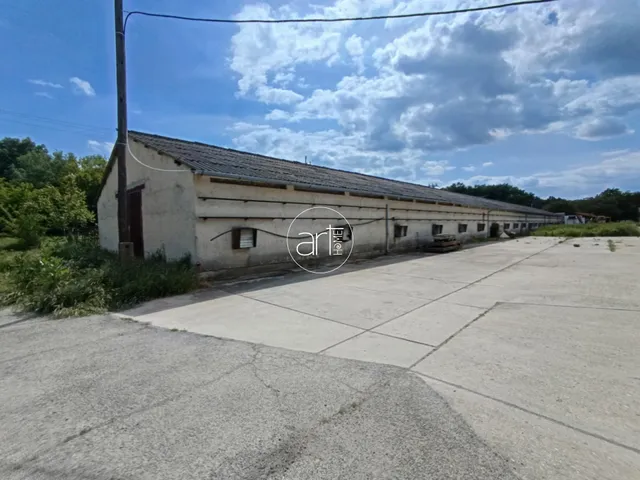 Eladó kereskedelmi és ipari ingatlan Szeged, Szőreg 574 nm