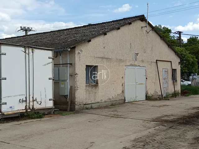 Eladó kereskedelmi és ipari ingatlan Szeged, Szőreg 574 nm