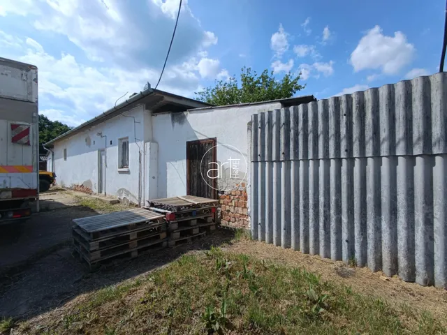 Kiadó kereskedelmi és ipari ingatlan Szeged, Szőreg 250 nm