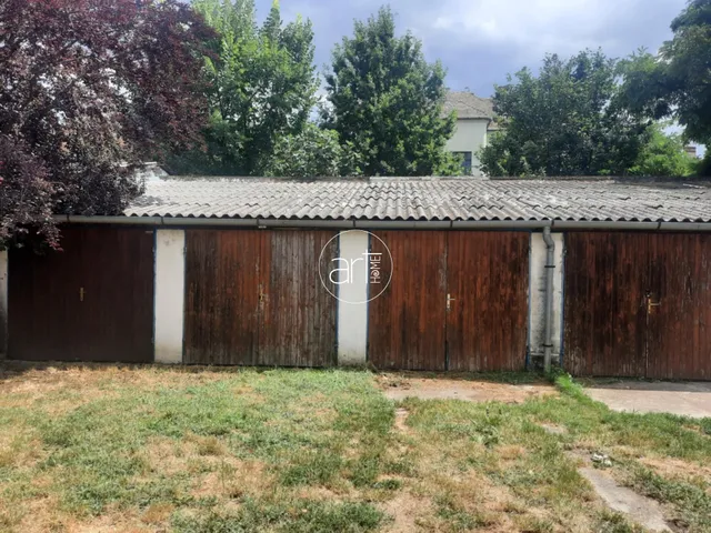Kiadó garázs Szeged, Belváros, Füredi utca 15 nm