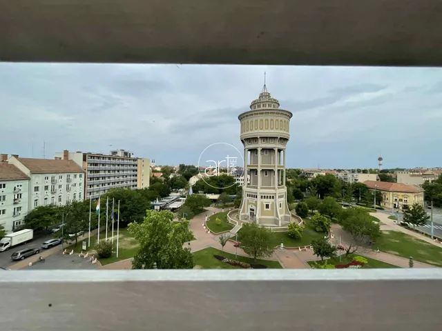 Kiadó lakás Szeged, Belváros, Szent István tér 145 nm