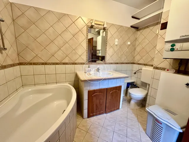Kiadó lakás Szeged, Móraváros, Nemestakács utca 70 nm
