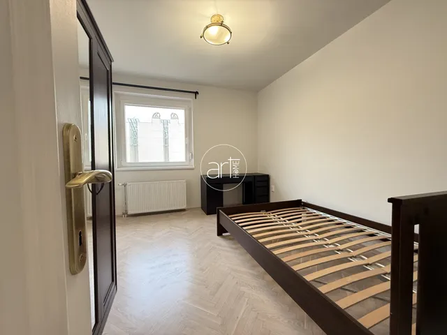 Kiadó lakás Szeged, Belváros, Dugonics tér 95 nm