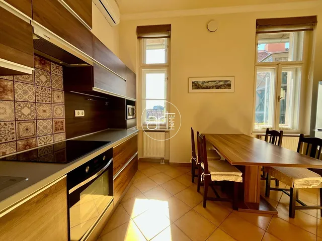 Kiadó lakás Szeged, Belváros, Szent Mihály utca 72 nm