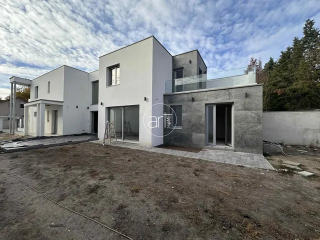 Eladó ház Szeged, Baktó 200 nm