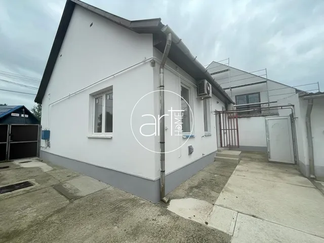 Kiadó kereskedelmi és ipari ingatlan Szeged, Baktó 100 nm