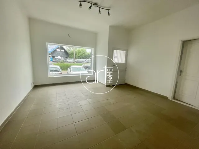 Kiadó kereskedelmi és ipari ingatlan Szeged, Baktó, Algyői út 100 nm