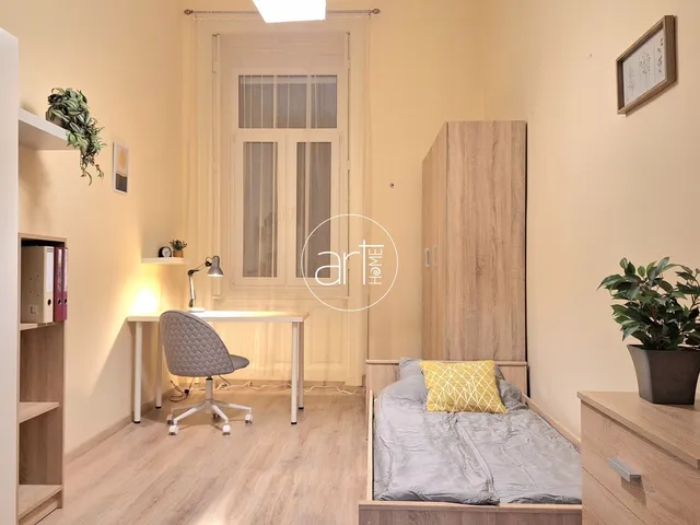 Kiadó lakás Szeged, Belváros, Petőfi Sándor sugárút 65 nm