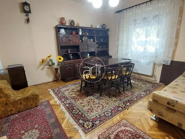 Eladó ház Szeged, Kecskés István-telep, Zocskár udvar 66 nm
