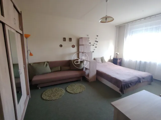 Eladó lakás Szeged, Makkosház 35 nm