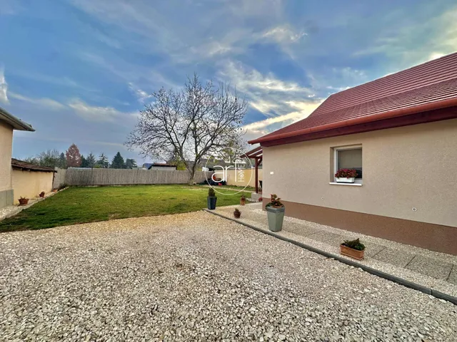 Eladó ház Sándorfalva 88 nm