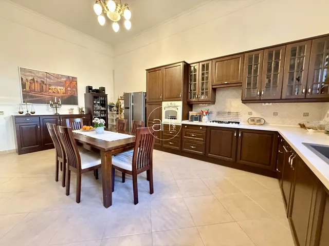 Eladó lakás Szeged, Belváros 201 nm