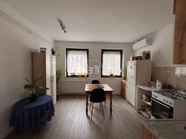 Eladó lakás Szeged, Felsőváros, Hajós utca 64 nm