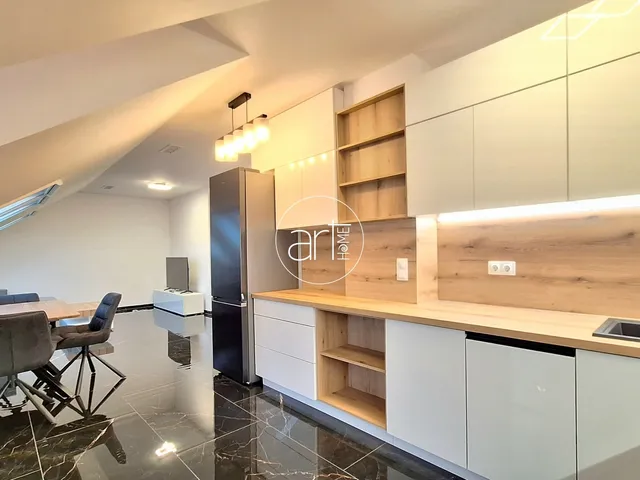 Kiadó lakás Szeged, Belváros 100 nm