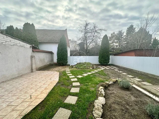 Kiadó ház Szeged, Alsóváros 80 nm