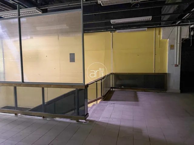 Kiadó kereskedelmi és ipari ingatlan Szeged, Belváros, Dugonics tér 1059 nm