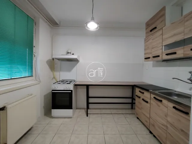 Kiadó lakás Szeged, Rókus, Kossuth Lajos sugárút 70 nm