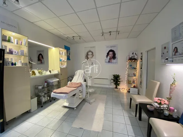 Eladó kereskedelmi és ipari ingatlan Szeged, Belváros, Bartók tér 27 nm