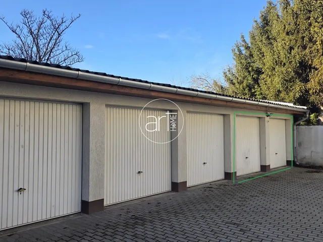 Eladó garázs Szeged, Móraváros 13 nm