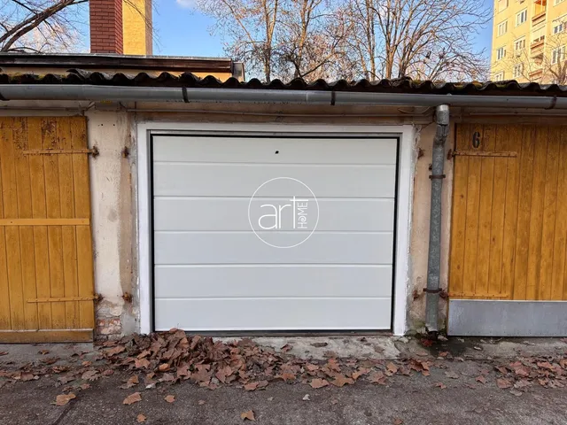 Eladó garázs Szeged, Újszeged 18 nm