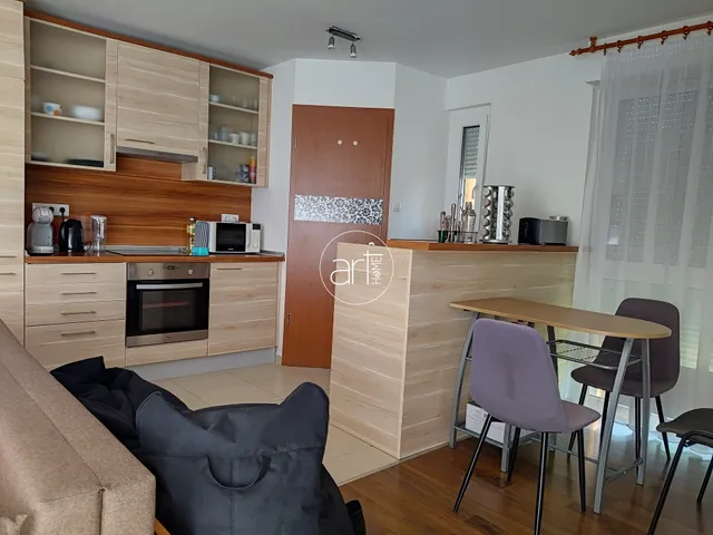 Kiadó lakás Szeged, Belváros, Szentháromság utca 58 nm