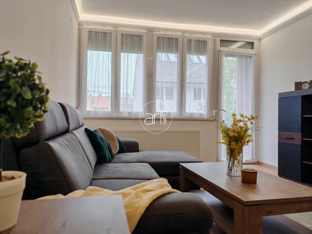 Kiadó lakás Szeged, Móraváros, Fűrész utca 74 nm