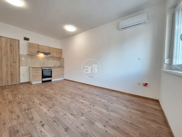 Kiadó lakás Szeged, Móraváros 20 nm