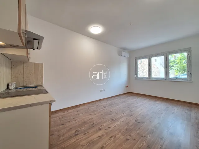 Kiadó lakás Szeged, Móraváros 20 nm