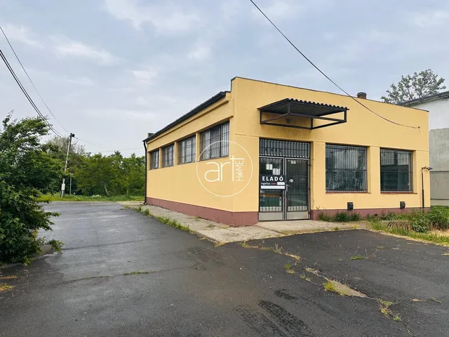 Eladó kereskedelmi és ipari ingatlan Battonya 101 nm