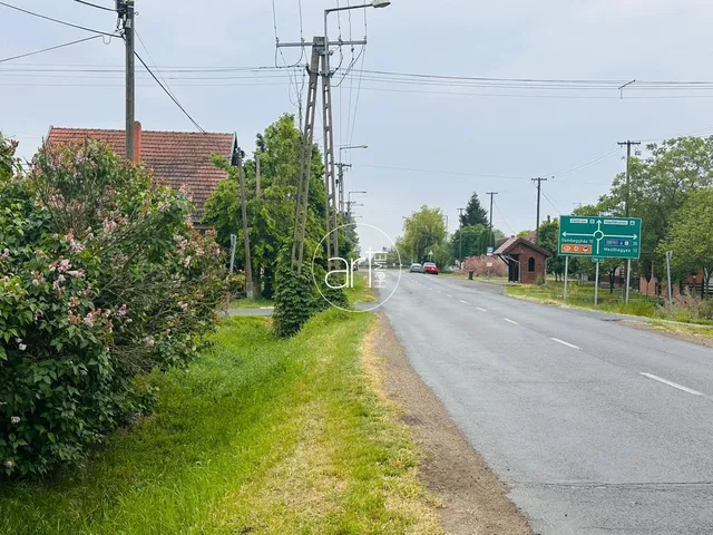 Eladó kereskedelmi és ipari ingatlan Battonya, József Attila utca 101 nm
