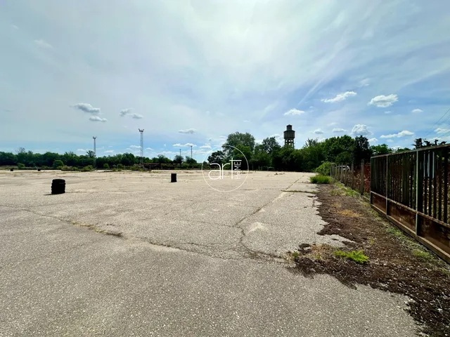 Eladó kereskedelmi és ipari ingatlan Szentes, Kolozsvár 8547 nm