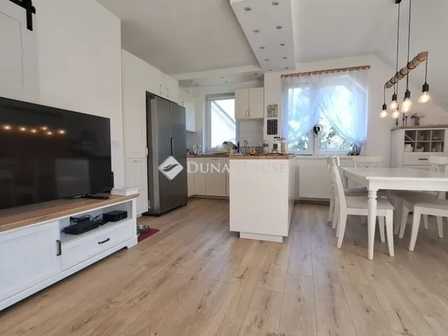 Eladó lakás Budapest III. kerület 145 nm