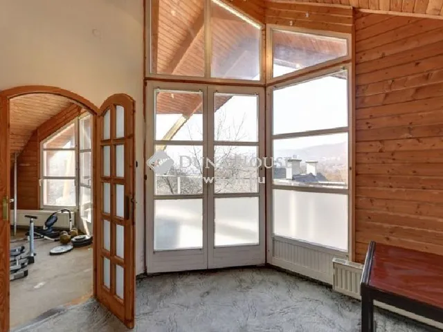 Eladó ház Budapest II. kerület 320 nm