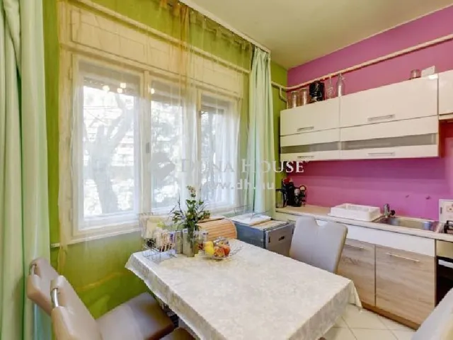 Eladó ház Budapest II. kerület 320 nm